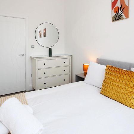Sapphire House Apartments Telford Ngoại thất bức ảnh